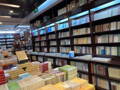 -新华书店(泉城路店)