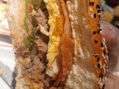 烧烤汉堡-阿妮叶李(光谷世界城店)