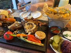 -Mark&Mars Restaurant