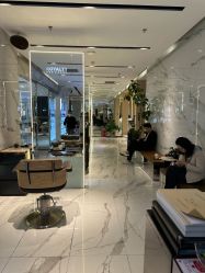 -罗亚帝造型·烫发染发