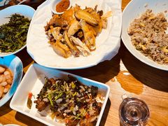 -头上红煨盐鸡·非遗院子餐厅