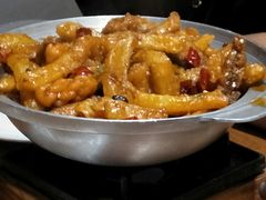 干锅酥鱼小薯条-东来菜馆•手抓海鲜家常菜•海鲜锅贴(鸽子窝店)