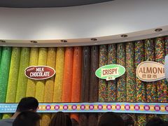 -m豆巧克力世界(上海世茂广场店)