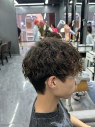 -藤野造型烫发染发