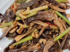 小炒松茸菌-岭南海晏楼(东晓南店)