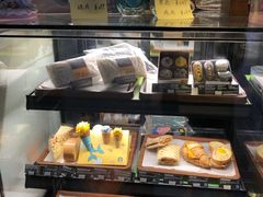 面包甜点陈列柜-星巴克(北京西站5号候车室)