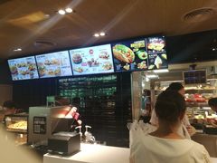 -肯德基(湾畔店)