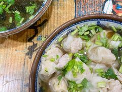 招牌野馄炖-老谢野馄饨(延安路店)