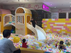 -孩子王(静安大融城店)