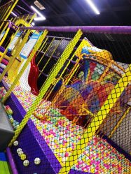 -蹦贝运动中心·蹦床·攀岩·闯关(龙岗店)