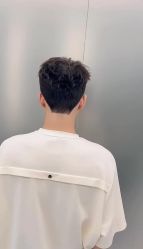 -一家只做男发烫染的店