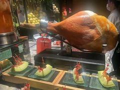 -雍容荟帝王蟹活龙虾展台自助(IFS黑金店)