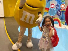 -m豆巧克力世界(上海世茂广场店)