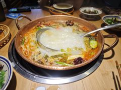 -洱火云南酸菜牛肉火锅(石景山当代商城店)