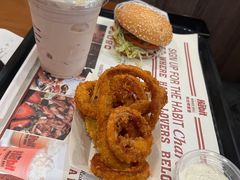 -The Habit Burger Grill 哈比特汉堡(世博店)