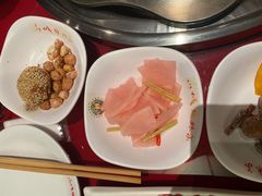 免费小菜-山城辣妹子重庆火锅(呼家楼北街店)