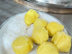 -粘豆包柴火铁锅炖