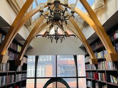 -钟书阁(松江泰晤士小镇店)