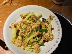 土司酒大碗花菜-吃饭皇帝大土家民族菜(正大广场店)