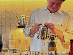 -Café Monson