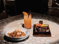 -穹六人间 people 6(岳阳路店)