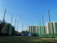 -仙霞高尔夫练习场-停车场