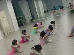 -雅米拉艺术中心(少儿舞蹈培训)