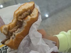 -麦当劳(上海虹桥站30B检票口楼上)