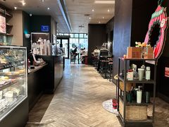-星巴克臻选(南京金茂览秀城店)