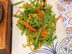 五彩花菇荷兰豆-云海肴云南菜(正大广场店)