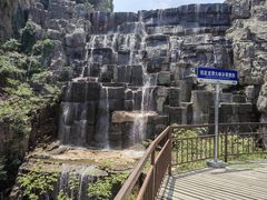 -龙潭大峡谷