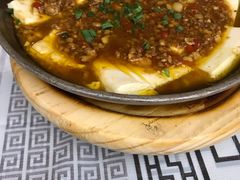 -阿瓦山寨·湘菜现炒·剁椒鱼头王(咸阳总店)