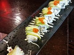 牛油果软壳蟹卷-羽山料理