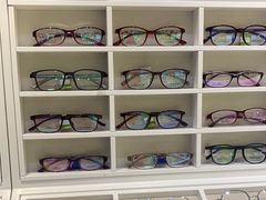 -沫芮眼镜·蔡司官方授权店(人民广场店)