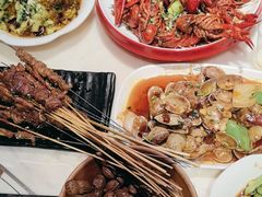 -老街烧烤大排档·地道湖北菜·龙虾馆(汉口火车站店)