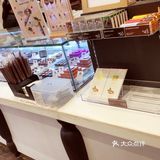 热巧克力，巧克力，缤纷乐都是我的最爱，店铺也是美美哒