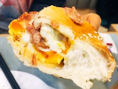 招牌咸牛肉芝士猪仔包-华嫂冰室(尖沙咀店)