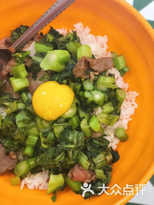 菜心窝蛋牛肉饭