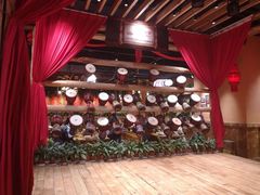 -老滇山寨•云南特色菜•地方菜•民族风情歌舞表演(金碧店)