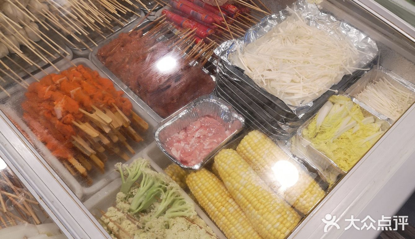 平桥一家龙虾烧烤喝粥俱全的店