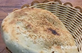 Pita Bread with Lamb Skewers