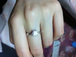 -威德钻石-克拉钻大本营(南京东路店)