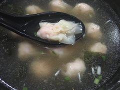 馄饨-百年尹氏汤包(环球美食荟店)