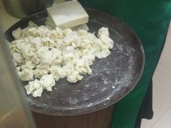 -上海特色小笼店(铁岭路90弄小区店)