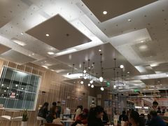 大堂-奈雪的茶(市百一店)