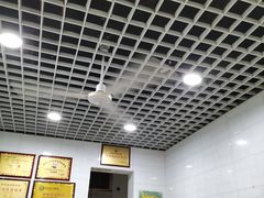 -覃肥叔桂林米粉(粮道街店)