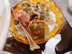 招牌椒盐鸭头-聚汇三少·龙虾·中餐厅(莫邪路新天地店)