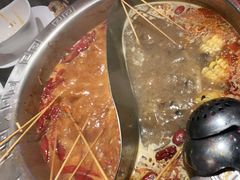 红油鸳鸯锅-热辣宗师·串串火锅(万达金街店)