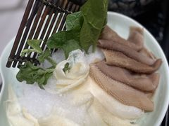 -红鼎豆捞·非遗鲍皇汤火锅(宝丰路店)