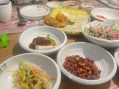餐前小菜-本家韩国烤肉(青岛万象城店)